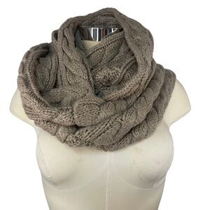 New York and Co chunky knit infinity scarf. Light brown with flecks of sparkles.